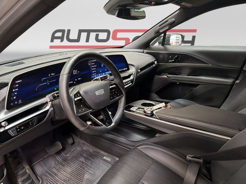 Used 2025 Cadillac Lyriq Luxury RWD image 10