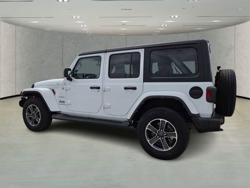 Used 2023 Jeep Wrangler Sahara AWD/4WD image 5