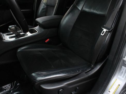 Used 2017 Jeep Grand Cherokee Altitude image 17