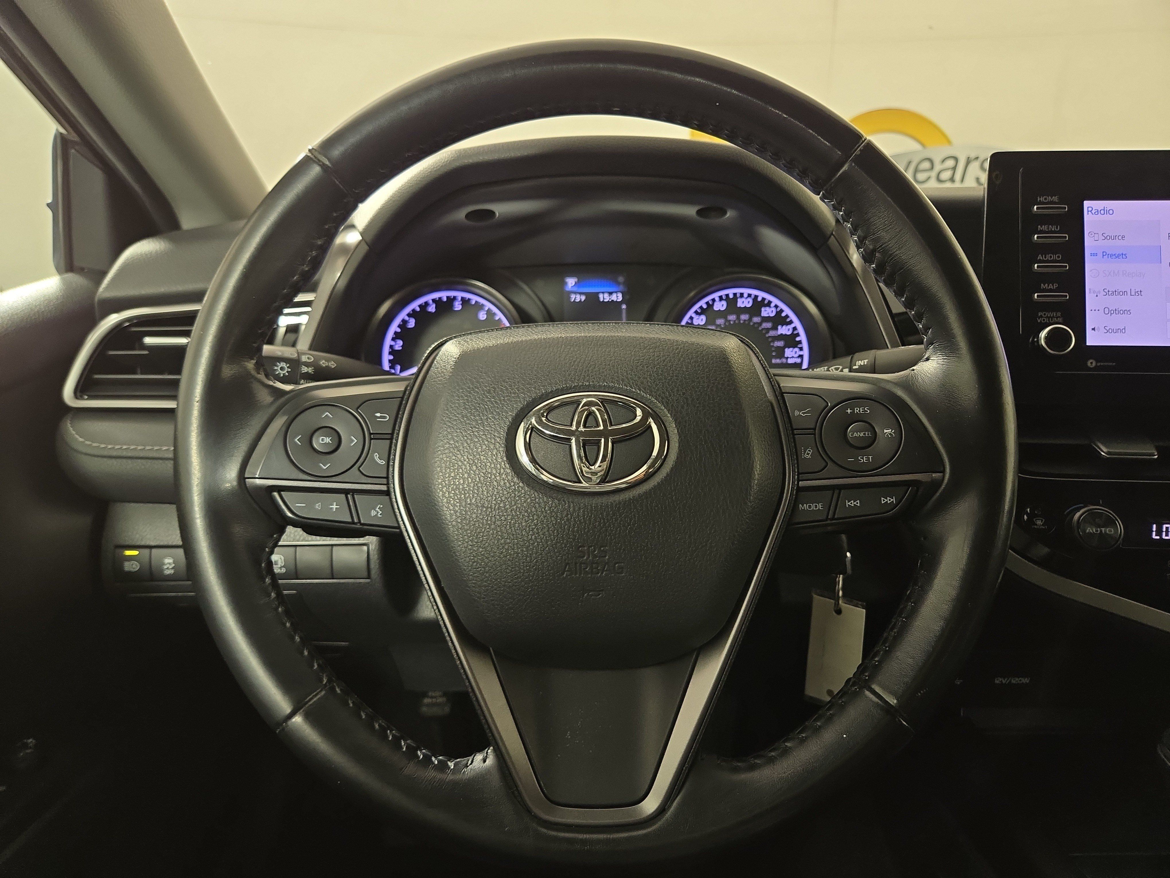 Used 2022 Toyota Camry SE FWD image 14