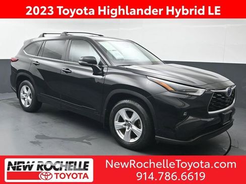 Used 2023 Toyota Highlander LE image 1