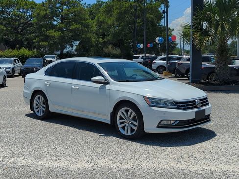Used 2017 Volkswagen Passat 1.8T SE FWD image 9