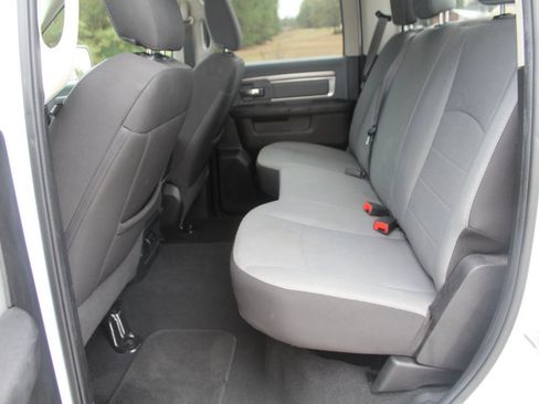 Used 2022 RAM 1500 Classic SLT image 4