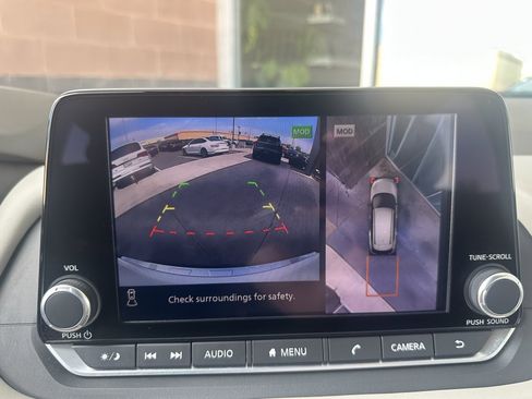 Used 2023 Nissan Rogue SL image 24