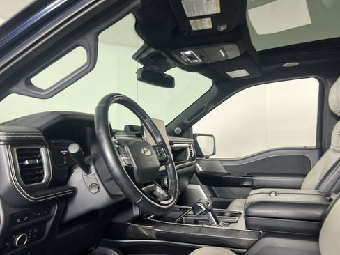 Used 2022 Ford F150 Lightning Platinum image 20