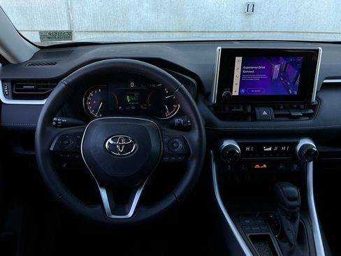 Used 2025 Toyota RAV4 XLE image 14