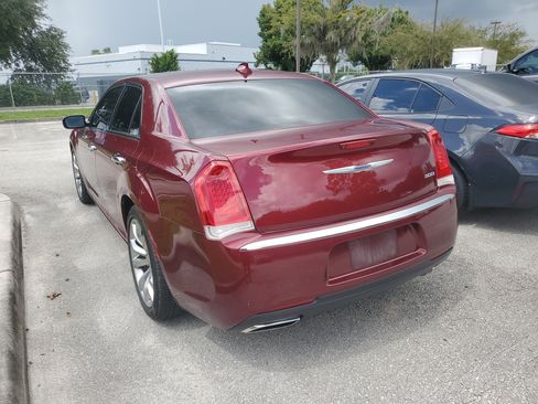 Used 2020 Chrysler 300 Limited RWD image 4