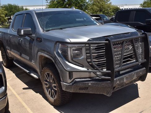 Used 2025 GMC Sierra 1500 AT4 w/ AT4 Premium Package AWD/4WD image 4