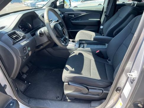 Used 2021 Honda Passport Sport image 2