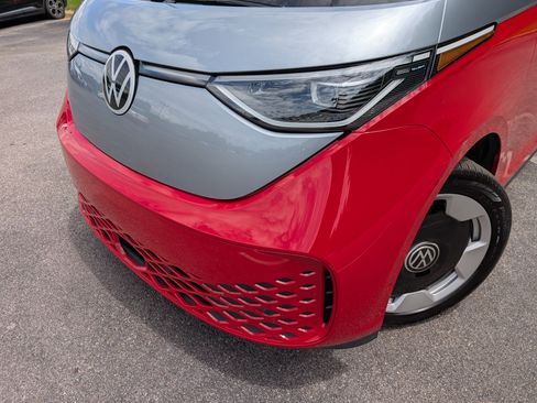 Used 2025 Volkswagen ID. Buzz Pro S Plus RWD image 13