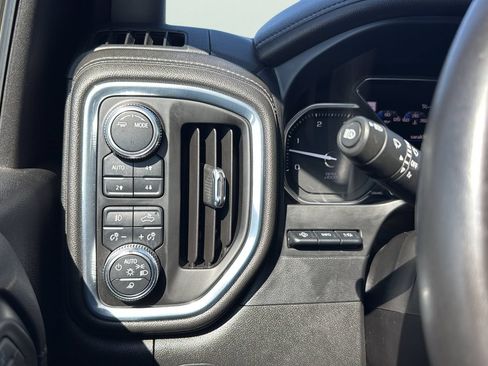 Used 2021 GMC Sierra 2500 Denali w/ Denali Ultimate Package AWD/4WD image 17