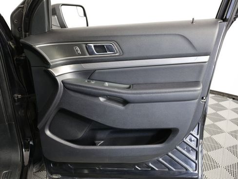 Used 2018 Ford Explorer XLT w/ Class II Trailer Tow Package AWD/4WD image 25