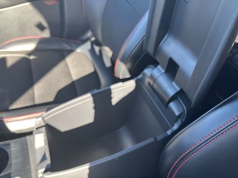 Used 2025 Ford Escape ST-Line image 25