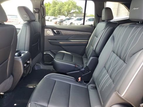 New 2026 Buick Enclave Avenir w/ Super Cruise Package FWD image 11