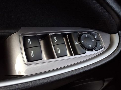 Used 2025 Chevrolet Malibu LT FWD image 17