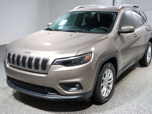 Used 2019 Jeep Cherokee Latitude w/ Popular Appearance Group image 30
