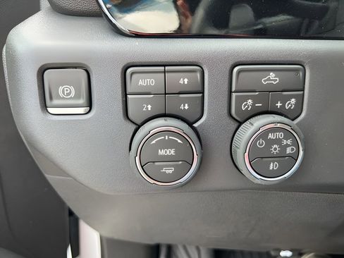 New 2026 Chevrolet Silverado 1500 LT Trail Boss w/ Convenience Package II image 17