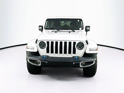 Used 2022 Jeep Wrangler Unlimited Sahara w/ Cold Weather Group AWD/4WD image 2