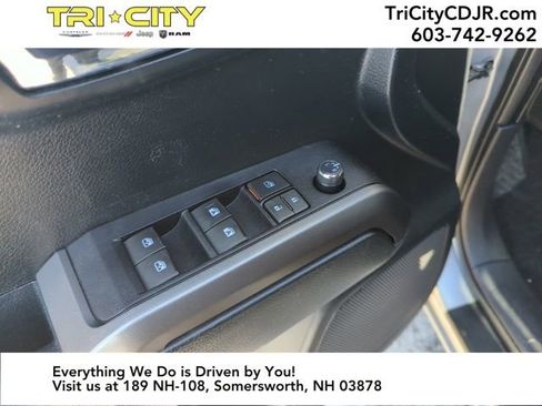 Used 2016 Toyota Tacoma TRD Off-Road w/ Towing Package image 17