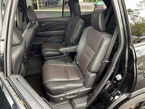 Used 2020 Honda Pilot Black Edition image 15