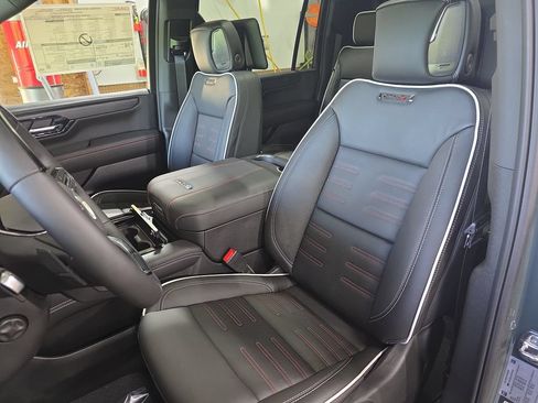 New 2026 GMC Yukon XL AT4 Ultimate AWD/4WD image 17
