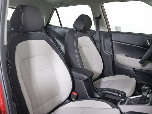 Certified 2024 Hyundai Venue SEL FWD image 26