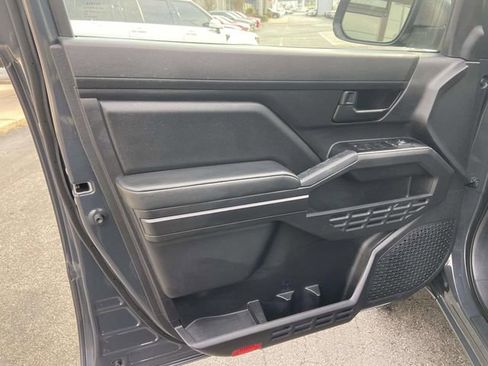 Used 2025 Toyota Tacoma SR image 13