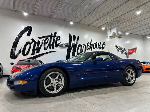 Used 2004 Chevrolet Corvette Coupe w/ Preferred Equipment Group RWD image 1