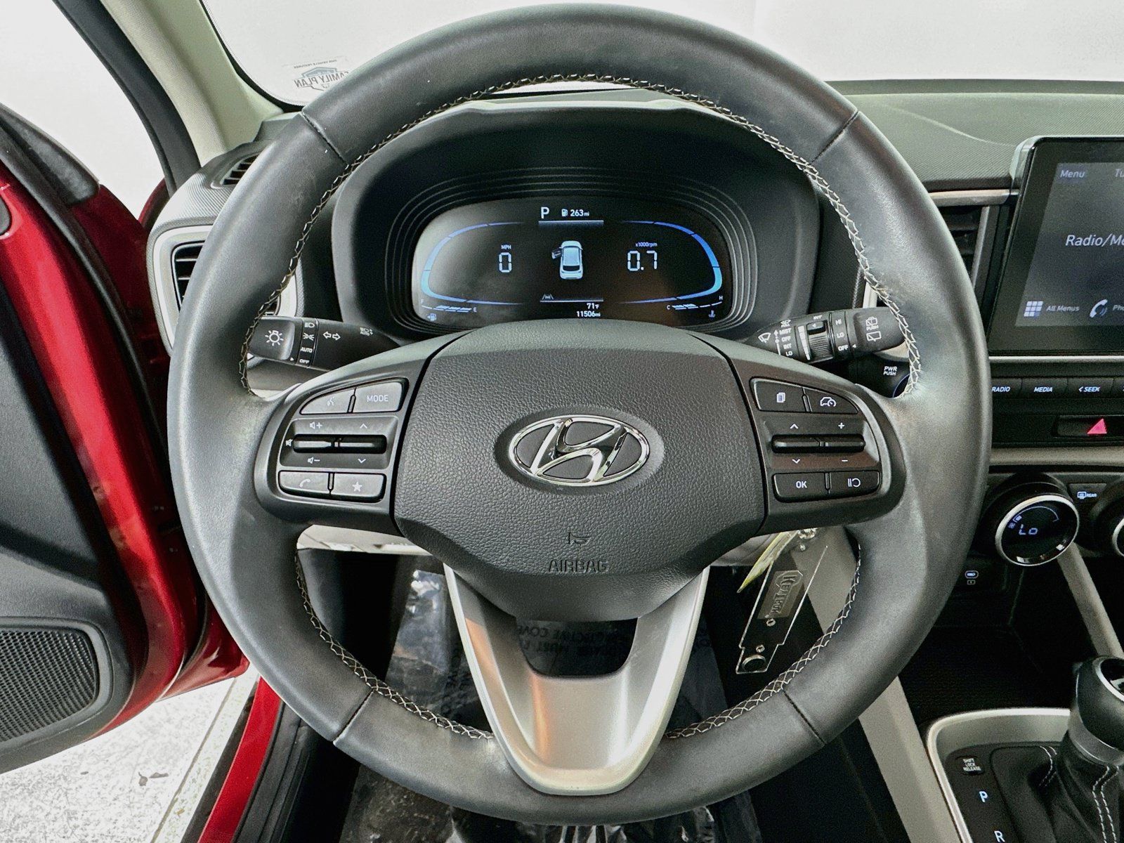 Used 2023 Hyundai Venue SEL FWD image 11