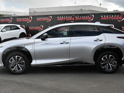 Used 2024 Lexus RZ 300e Premium image 4