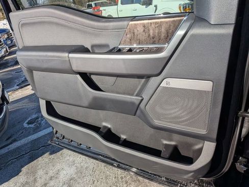 New 2026 Ford F250 Lariat w/ Black Appearance Package image 23