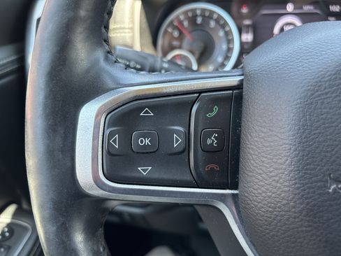 Used 2019 RAM 1500 Laramie AWD/4WD image 17