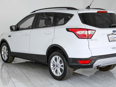 Used 2018 Ford Escape SE w/ SE Sync 3 Package AWD/4WD image 60