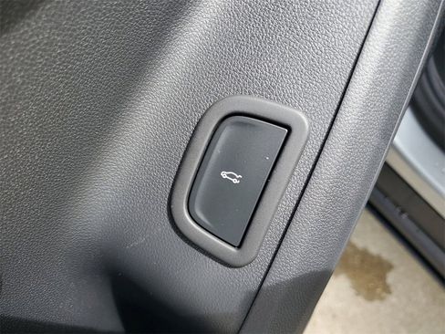 New 2026 Chevrolet Traverse LT w/ Driver Confidence Package image 17