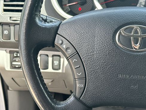 Used 2011 Toyota Tacoma 4x4 Access Cab V6 w/ TRD Sport Pkg image 16