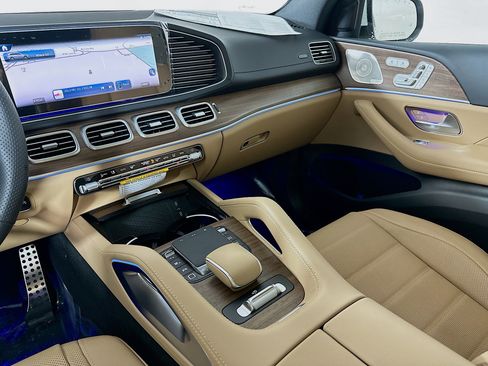 New 2026 Mercedes-Benz GLS 450 4MATIC image 25