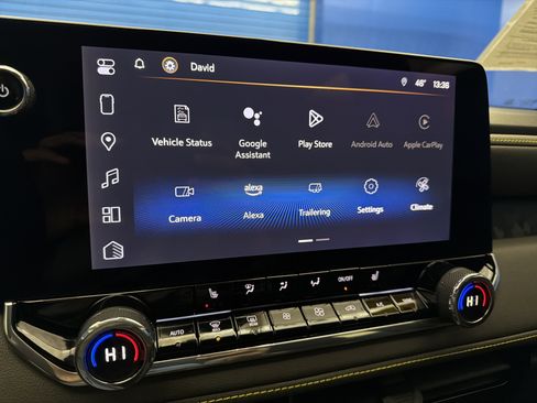 Used 2024 Chevrolet Colorado ZR2 w/ Technology Package image 19