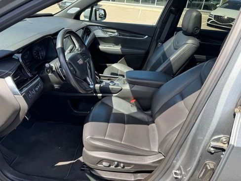 Used 2023 Cadillac XT6 Sport w/ Technology Package AWD/4WD image 25