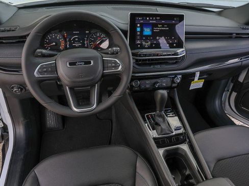 New 2026 Jeep Compass Latitude image 22