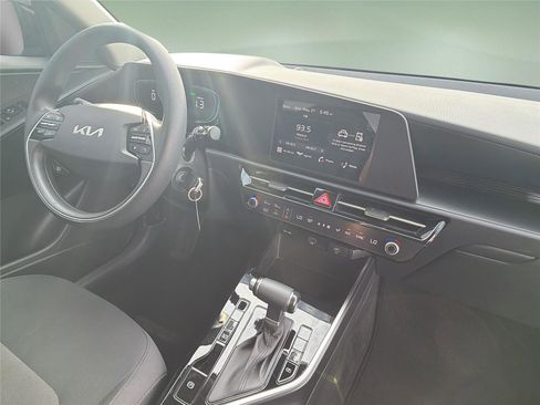 Used 2025 Kia Niro LX FWD image 15