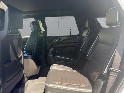 Used 2025 GMC Yukon AT4 Ultimate w/ LPO, Floor Liner Package AWD/4WD image 25