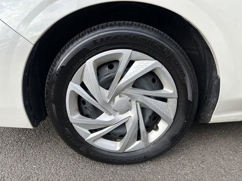 Certified 2024 Subaru Impreza 2.0i image 30