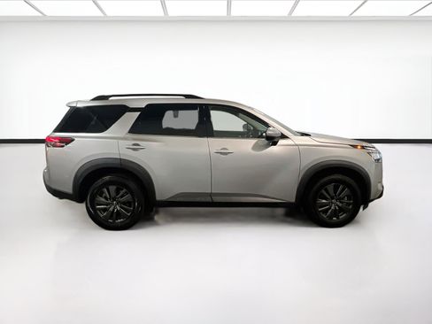 Used 2022 Nissan Pathfinder SV FWD image 23