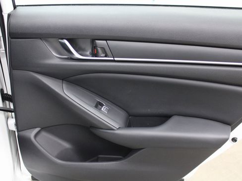 Used 2018 Honda Accord Sport image 20