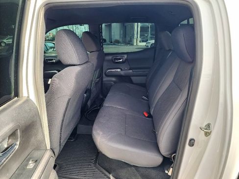 Used 2018 Toyota Tacoma TRD Off-Road image 21