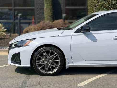 Used 2023 Nissan Altima 2.0 SR image 10