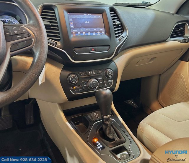 Used 2019 Jeep Cherokee Latitude w/ Popular Appearance Group FWD image 30