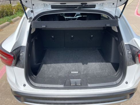 Used 2025 Chevrolet Trax LT w/ LT Convenience Package image 34