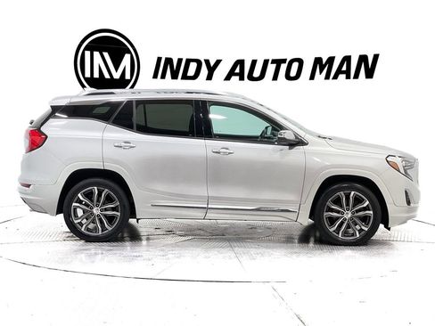 Used 2019 GMC Terrain Denali w/ Driver Alert Package II image 3