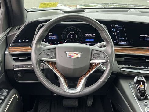 Used 2021 Cadillac Escalade Premium Luxury AWD/4WD image 17